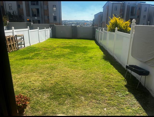 1 bed property to rent in BARBEQUE DOWNS